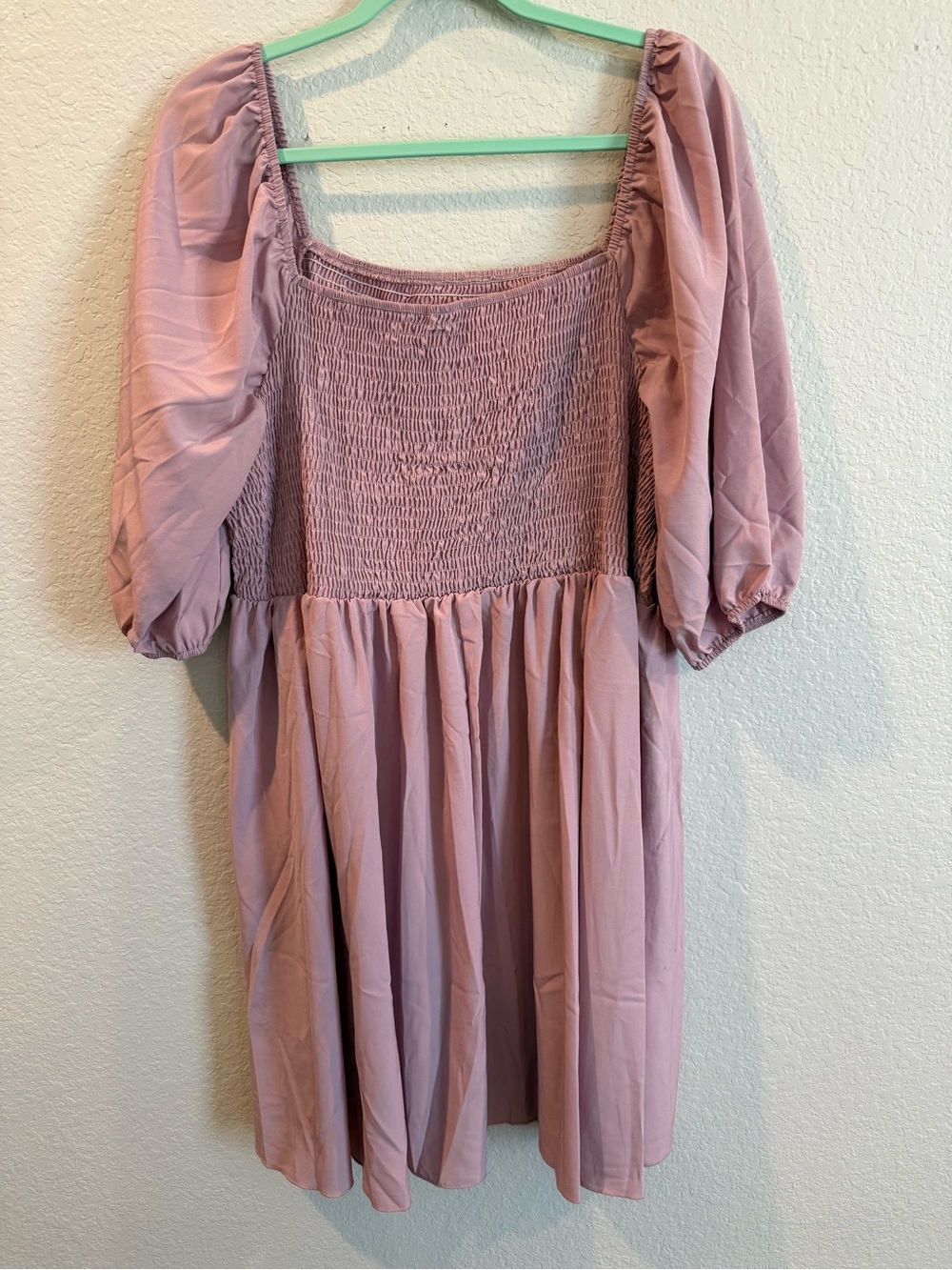 Women’s Pink Puff-Sleeve Smocked Dress